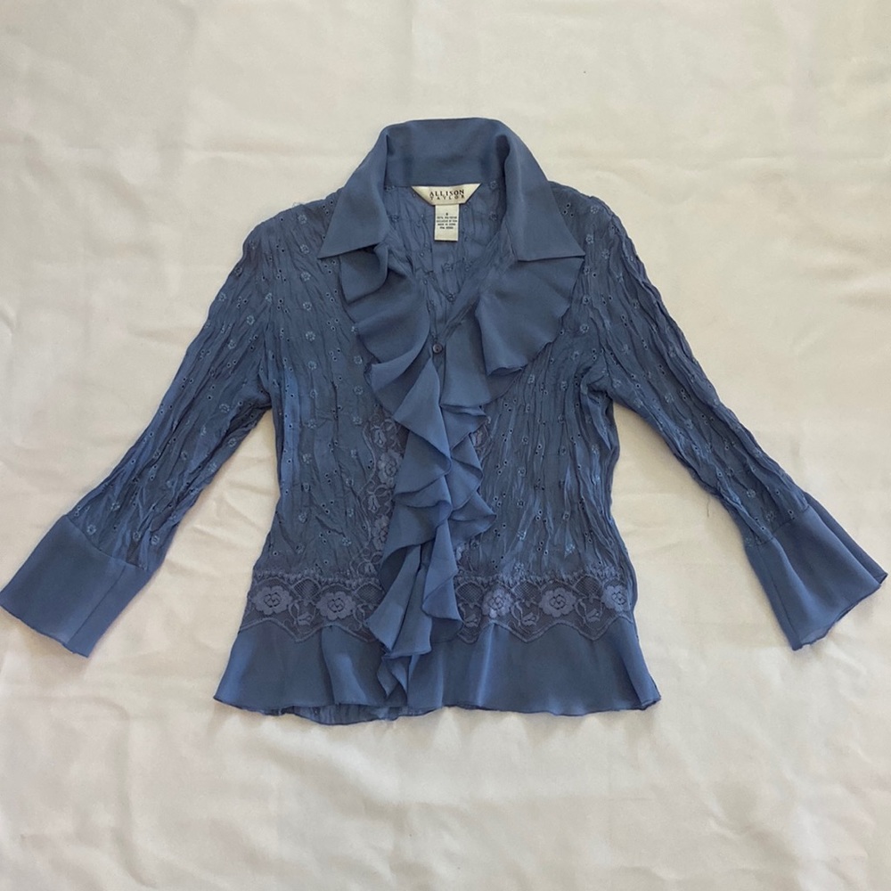 Mid-sleeve shirt